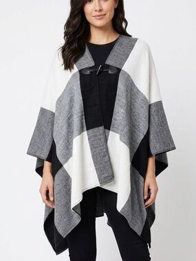 PETER NYGARD Checker Large Plaid Print Poncho Shawl Cape Wrap Toggle Clasp Front